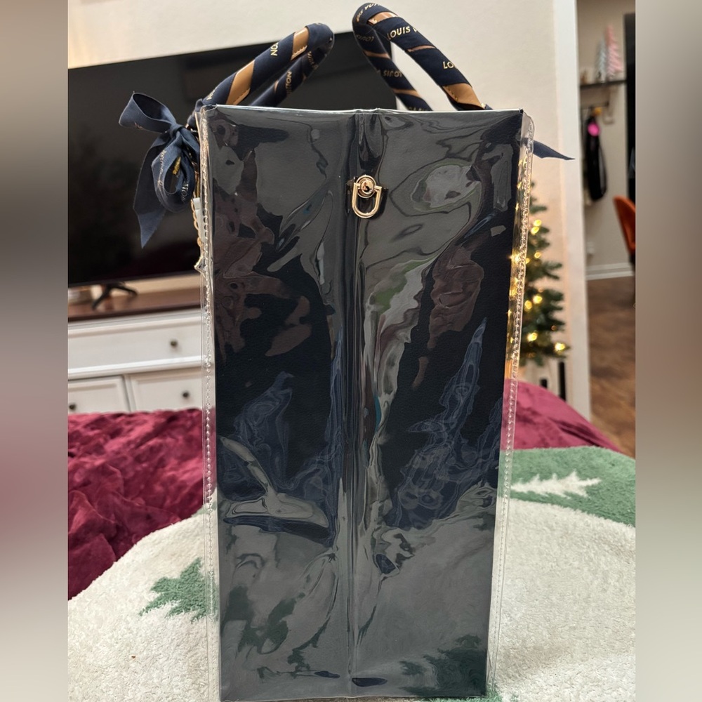 🌲LouisVuitton Holiday gift bag tote XL🌲 - Picture 4 of 6